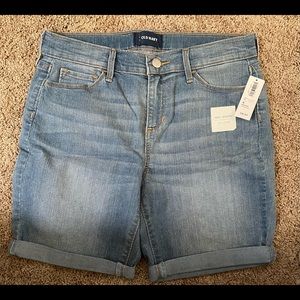 Old Navy girls girls blue jean shorts brand new w/tag.